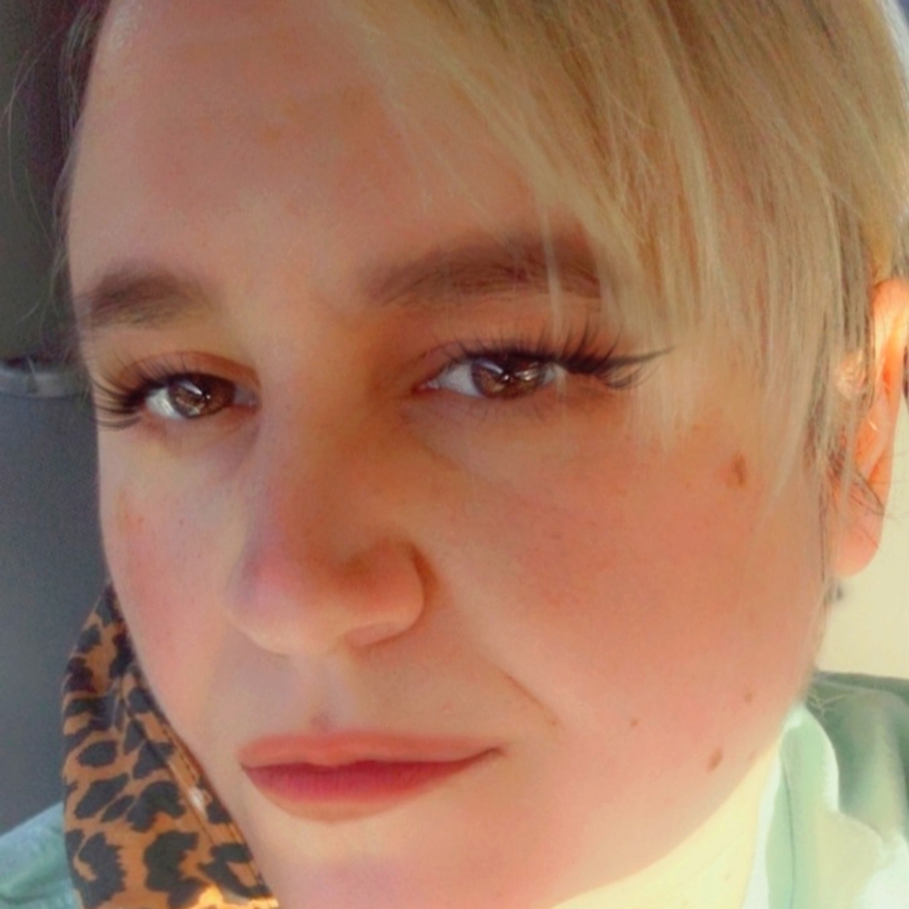 Meet your Posher, Leslie